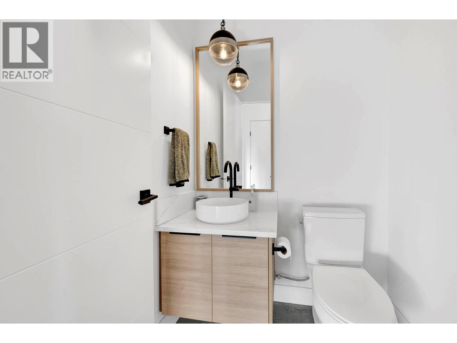 887 Fernie Road - 64