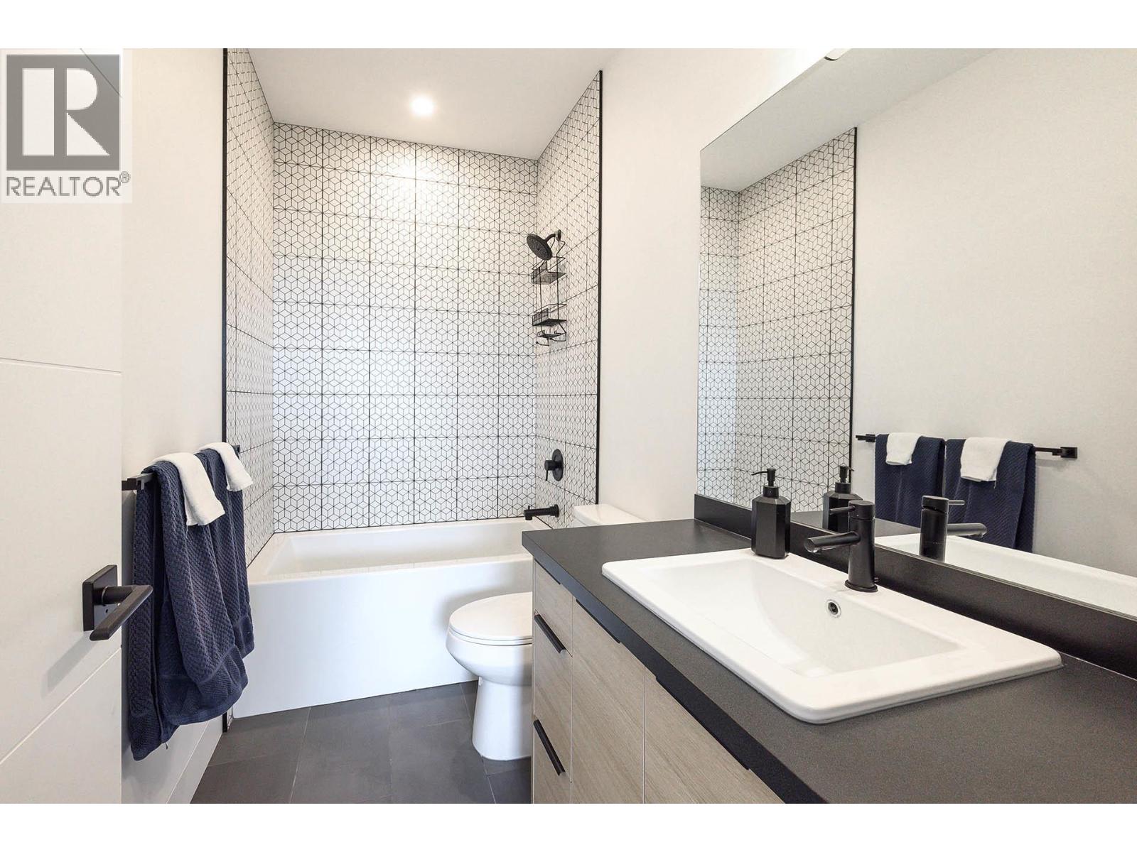 887 Fernie Road - 75