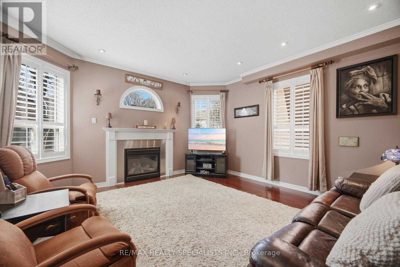 187 COOKE CRESCENT - 14