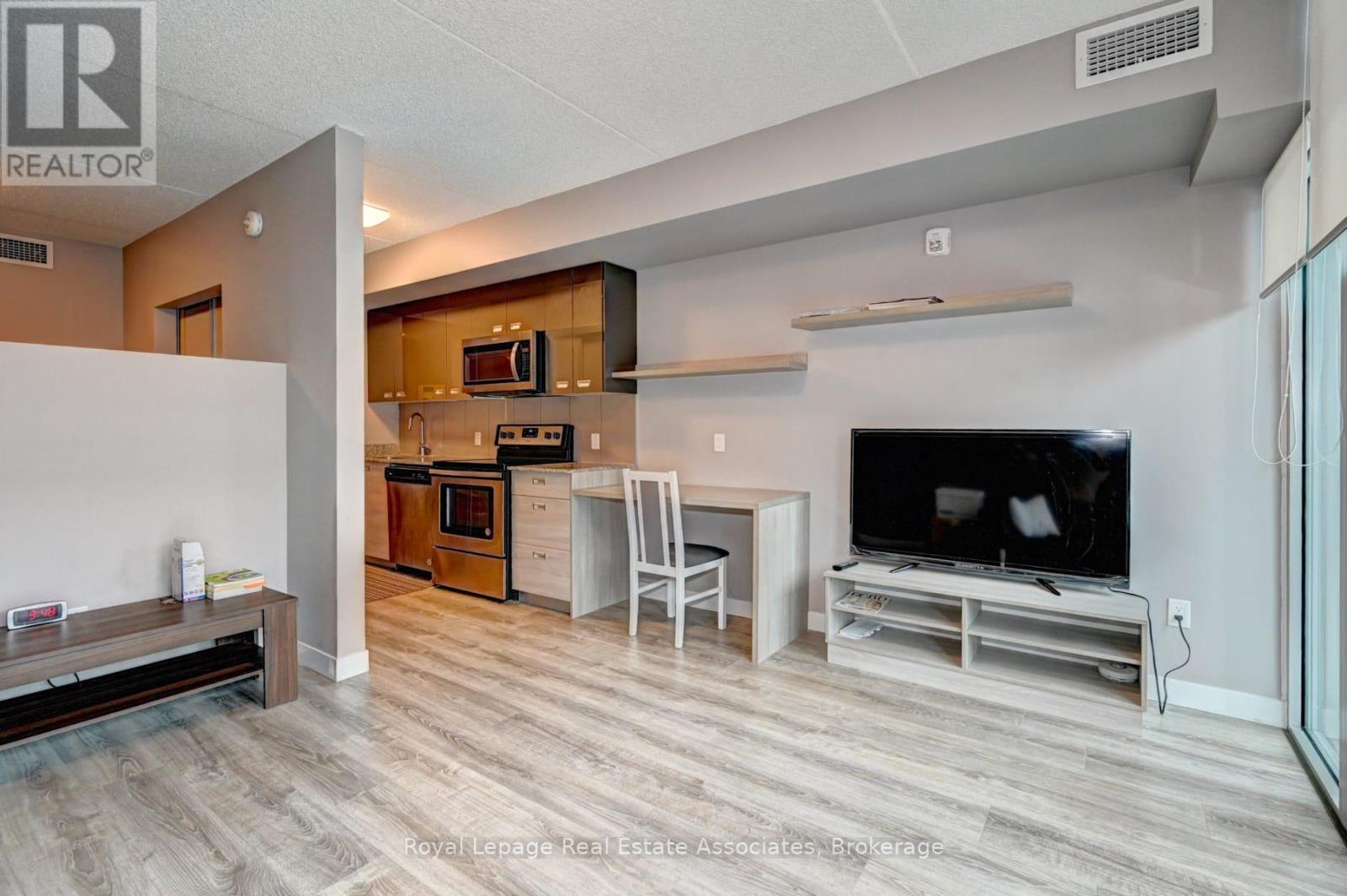 #319 250 ALBERT STREET - 10