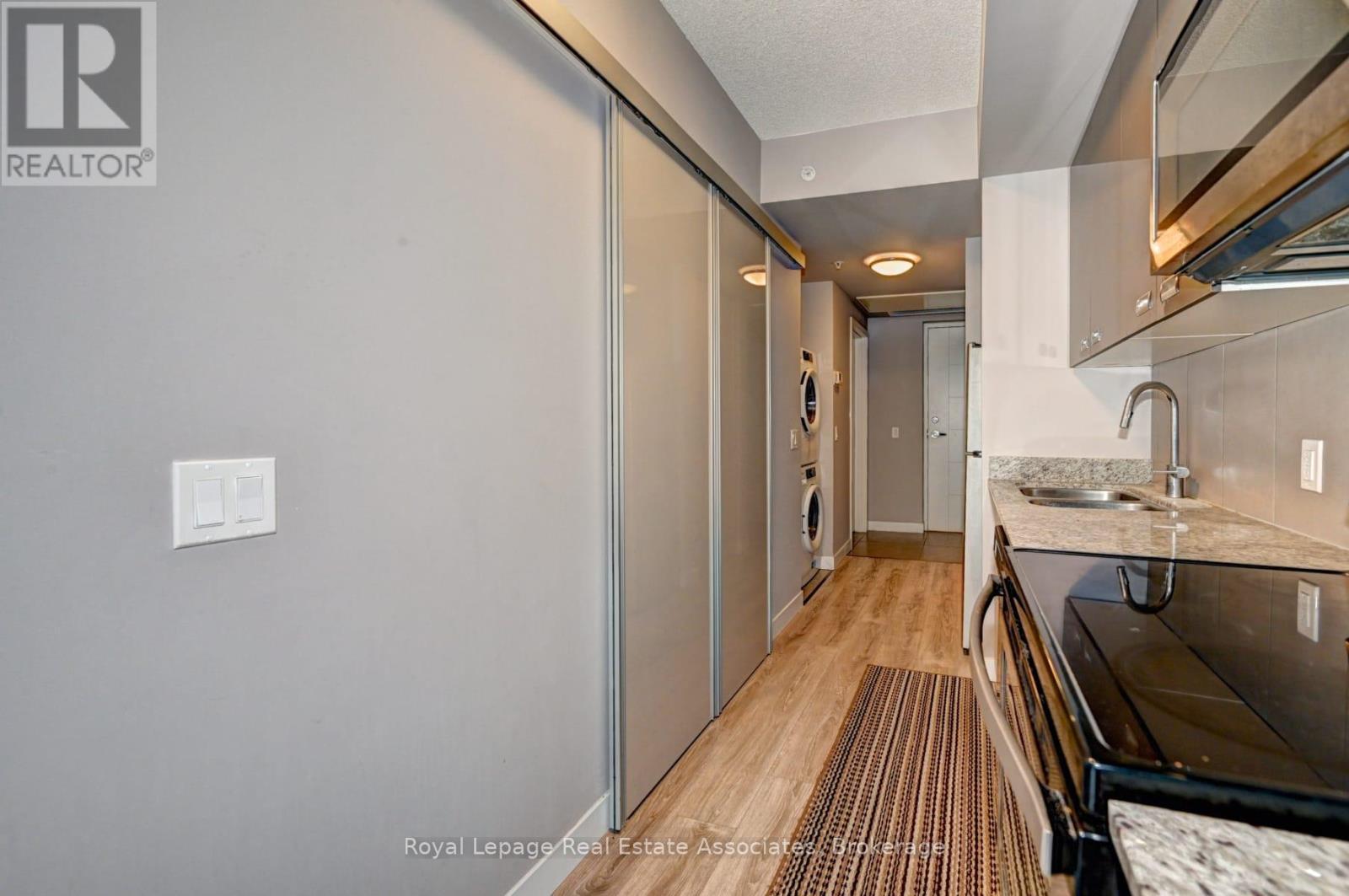 #319 250 ALBERT STREET - 15