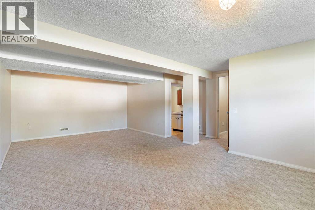427 Queensland Road SE - 26