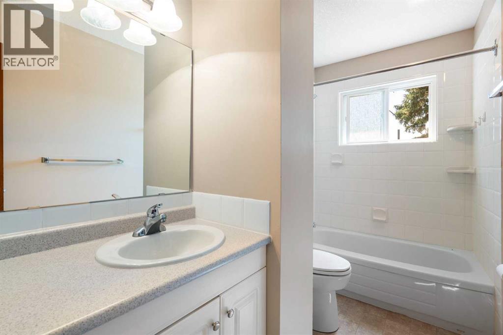 427 Queensland Road SE - Image 16