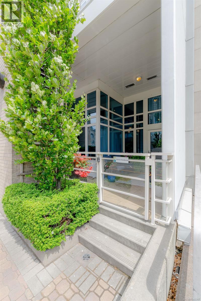#103 38 Front St - 16