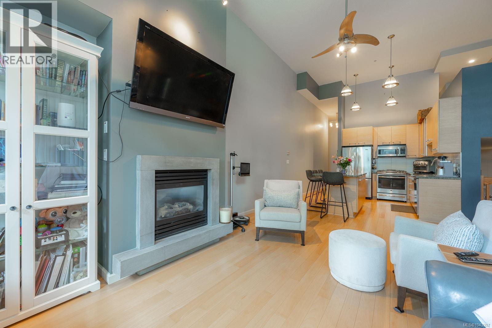 #103 38 Front St - 22