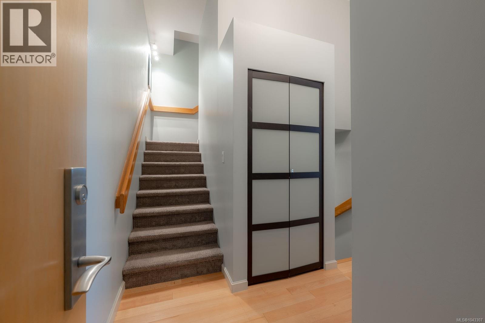 #103 38 Front St - 32