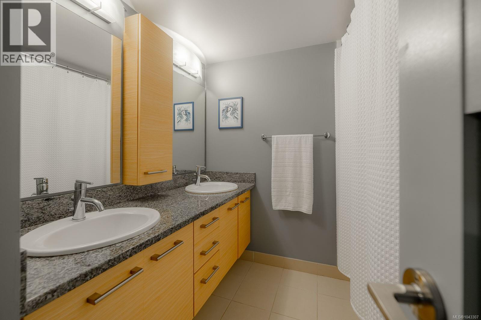 #103 38 Front St - 34