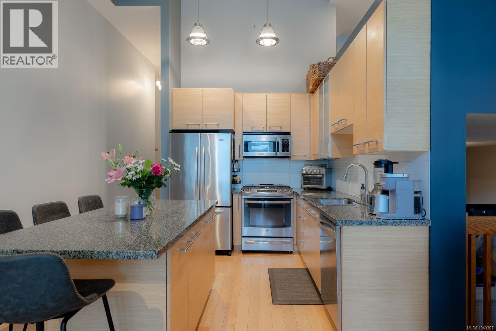 #103 38 Front St - 8