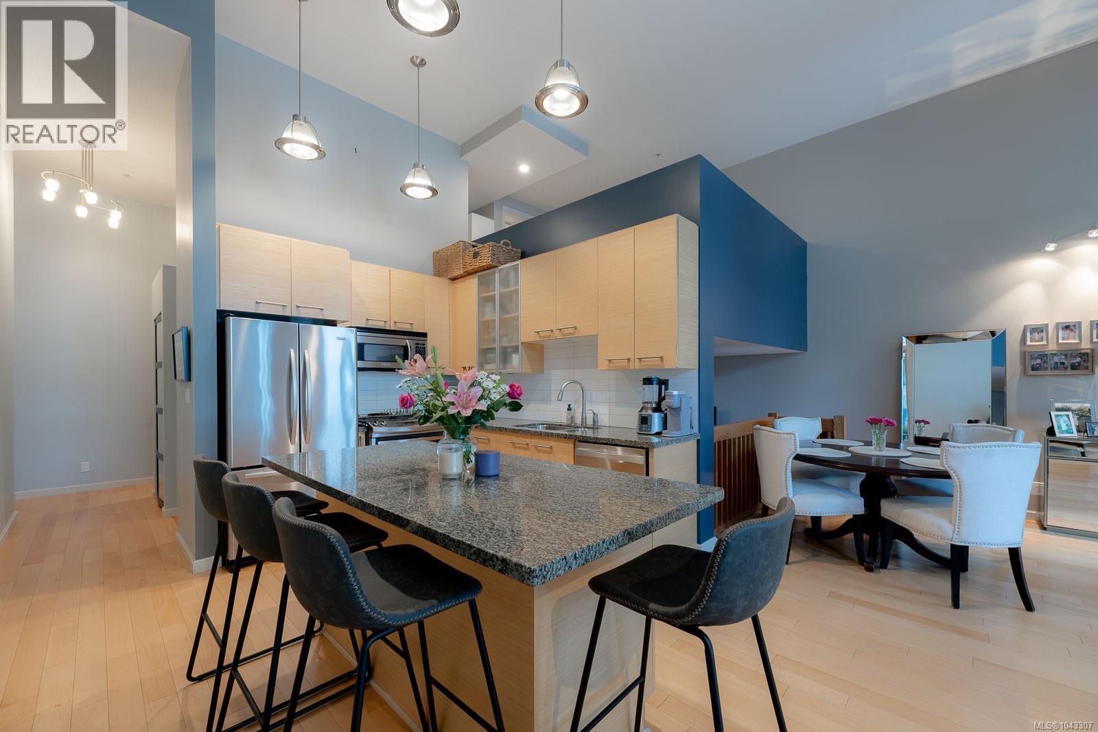 #103 38 Front St - 9