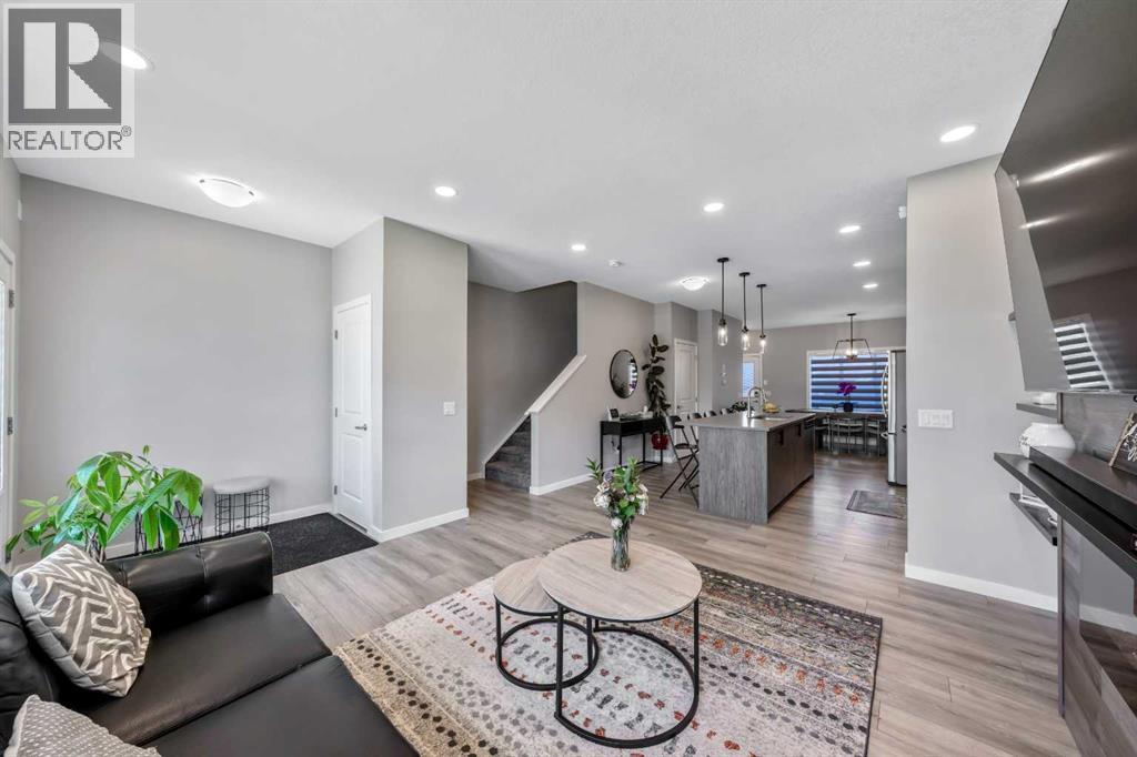 384 Chinook Gate Close SW - 5
