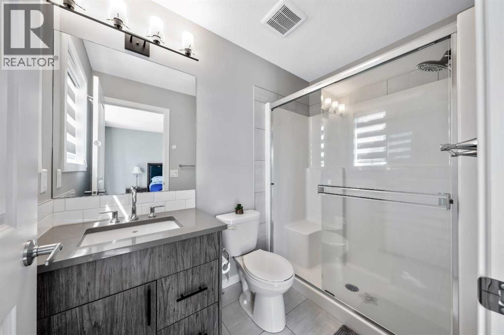 384 Chinook Gate Close SW - 17