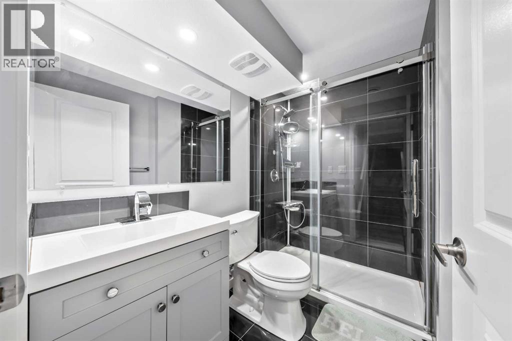384 Chinook Gate Close SW - 18