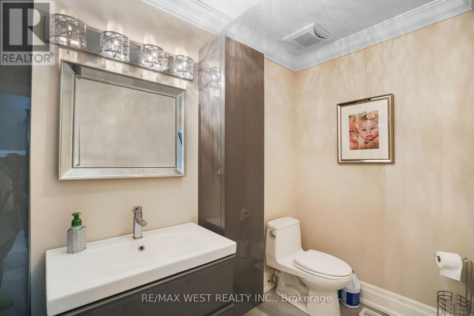 179 ELLIS AVENUE - 6