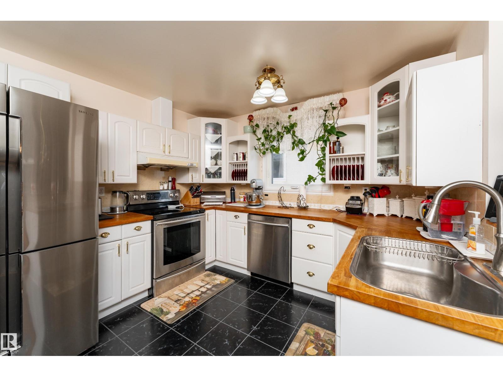 4312 70 ST NW - 6