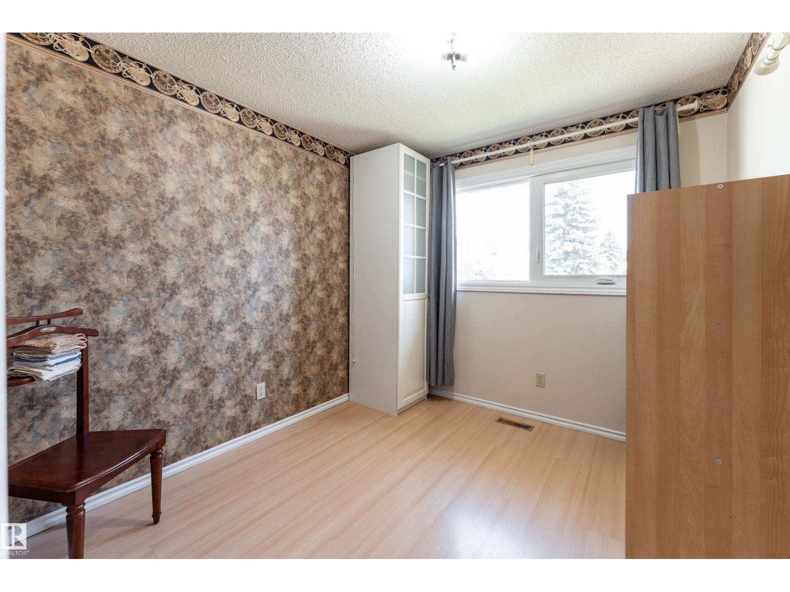 4312 70 ST NW - 20