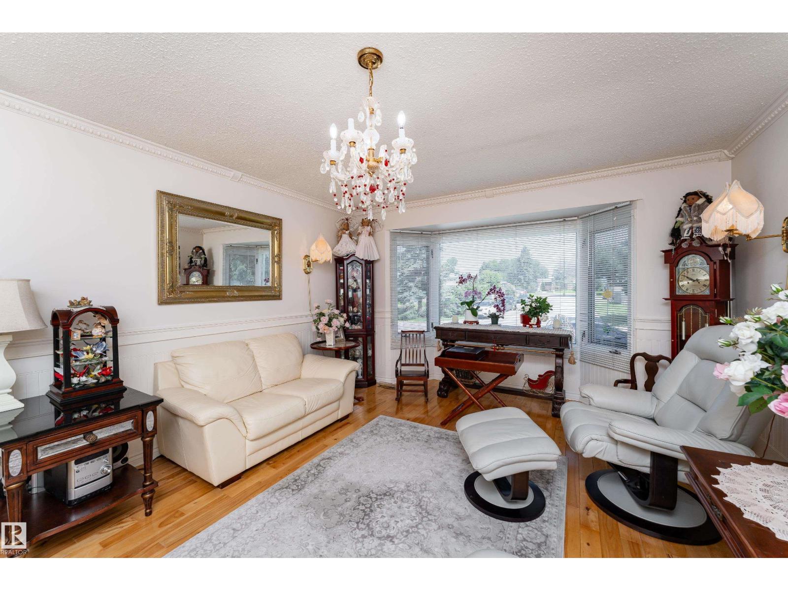 4312 70 ST NW - 3