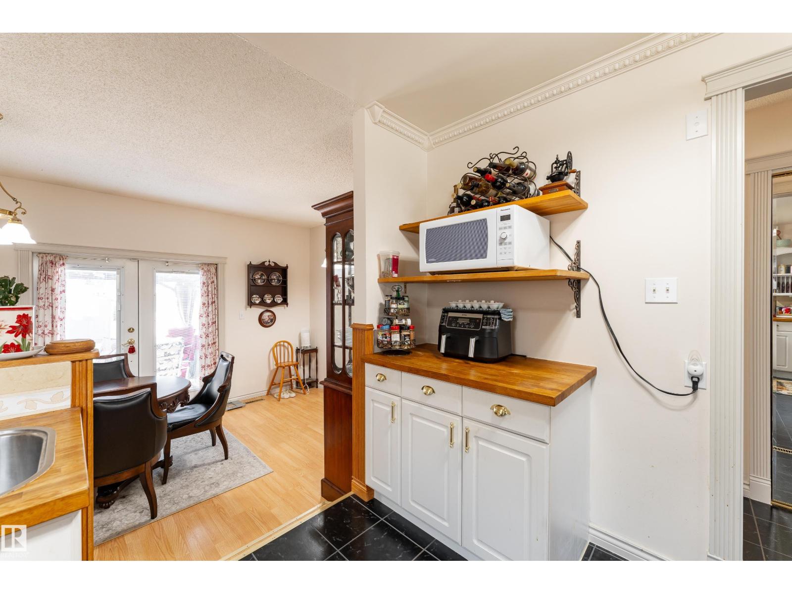 4312 70 ST NW - 9