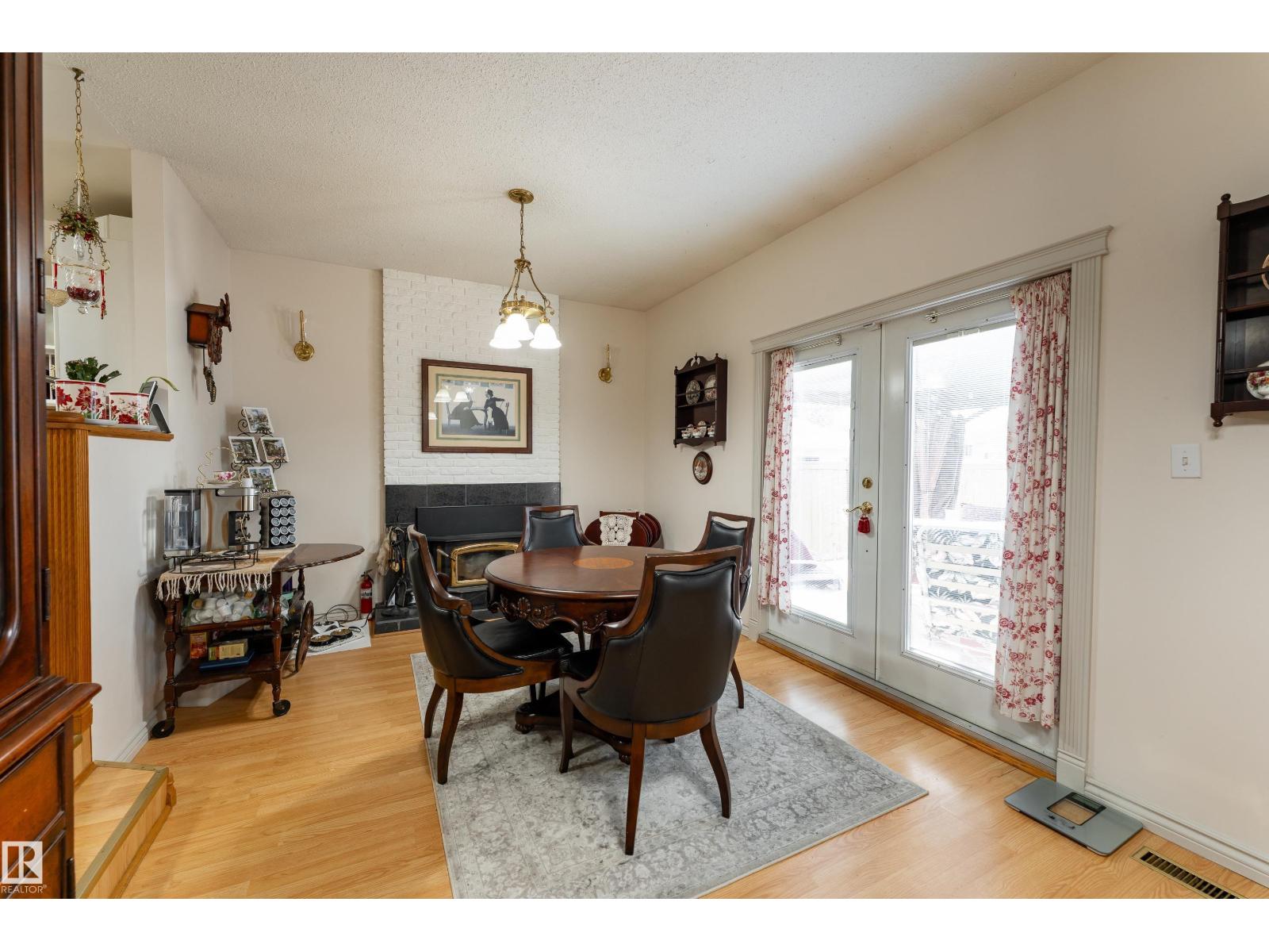 4312 70 ST NW - 12