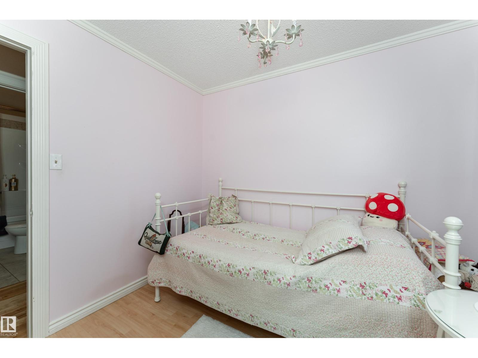 4312 70 ST NW - 24