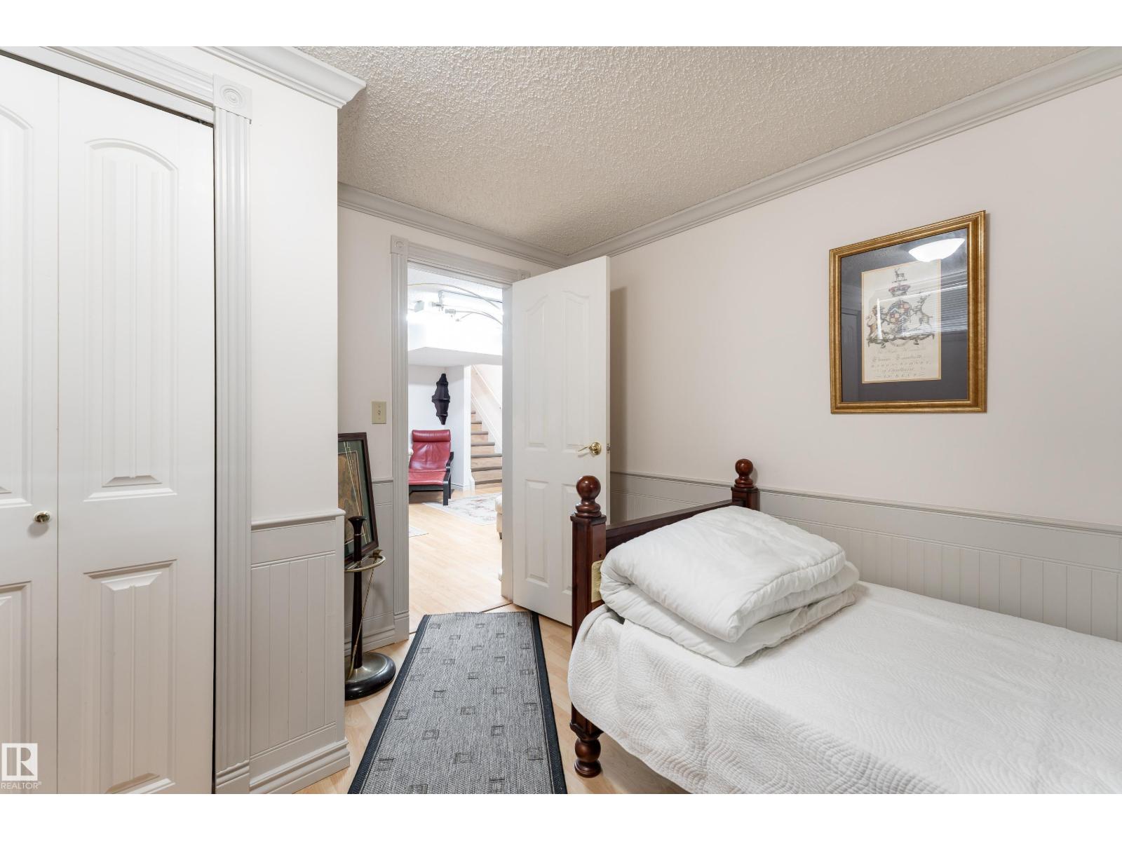 4312 70 ST NW - 33