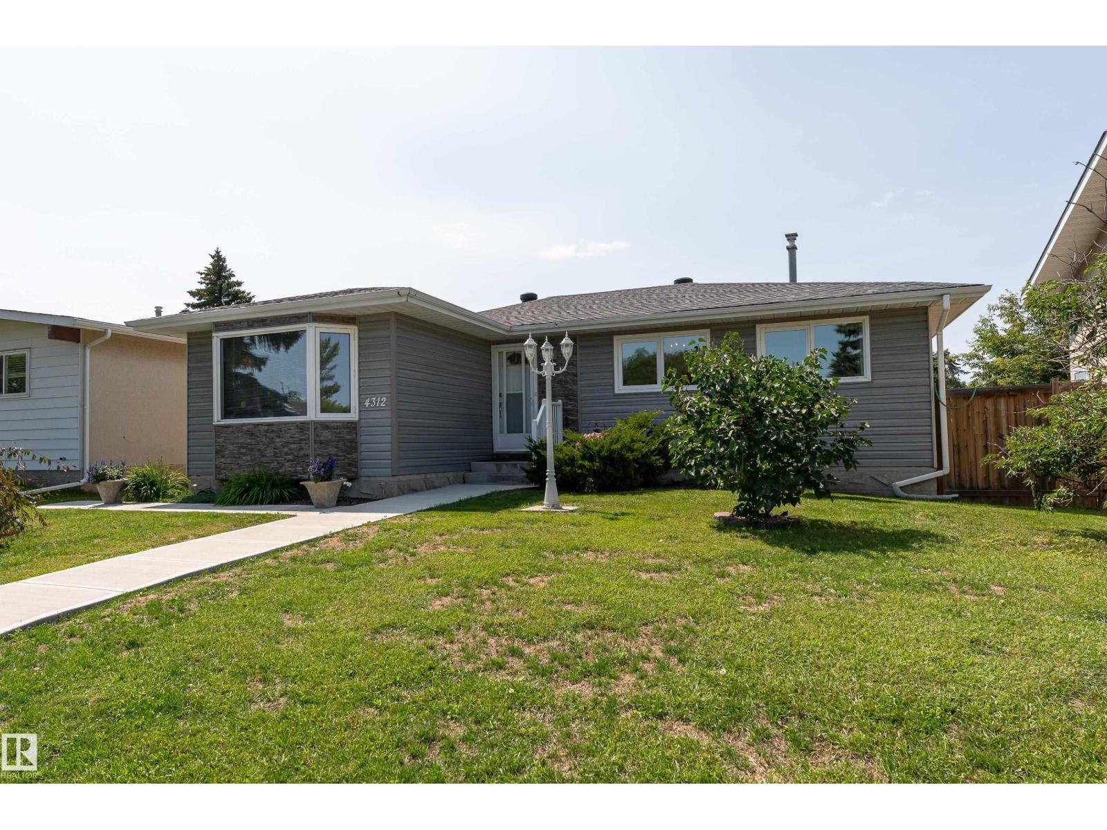 4312 70 ST NW - 44