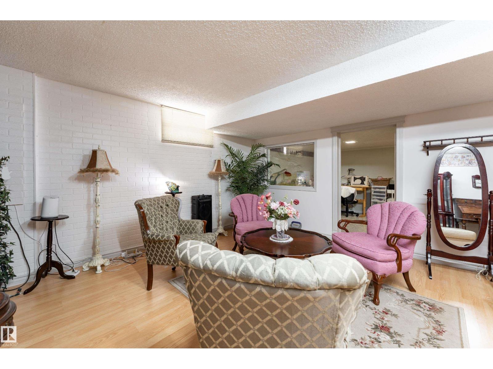 4312 70 ST NW - 28
