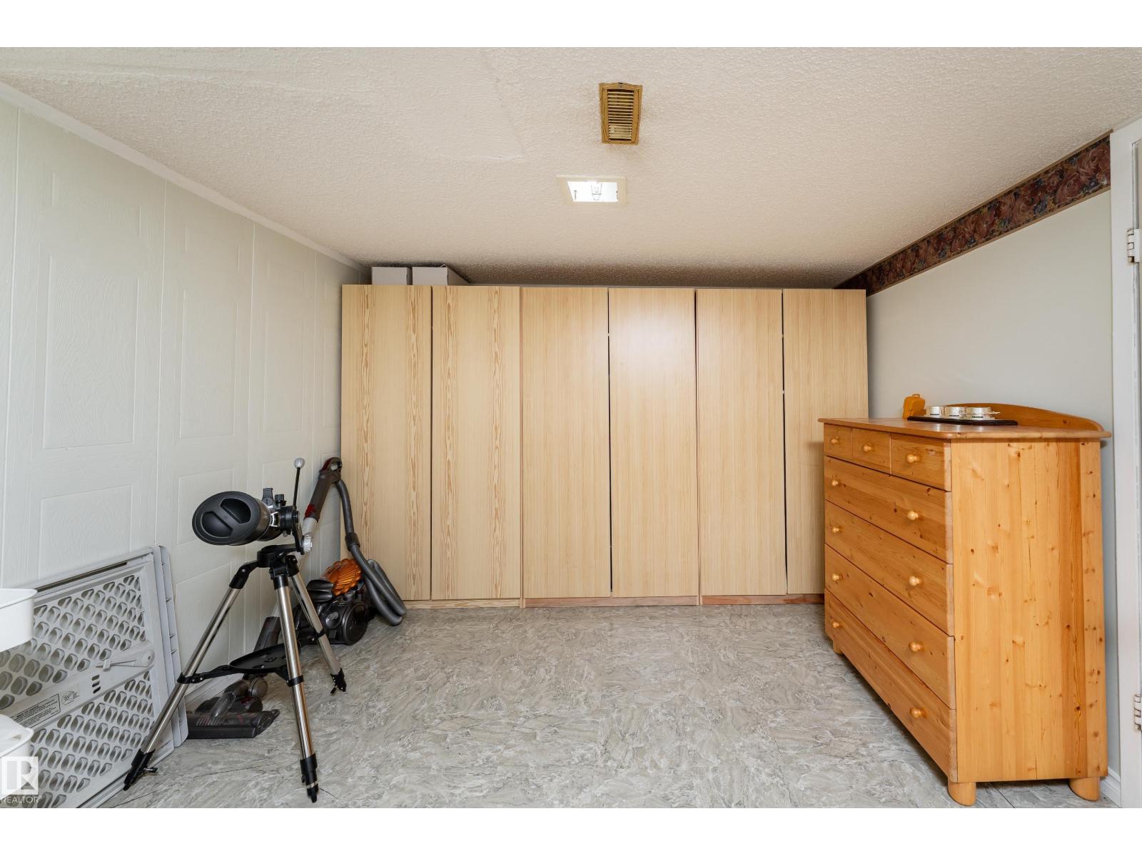 4312 70 ST NW - 31