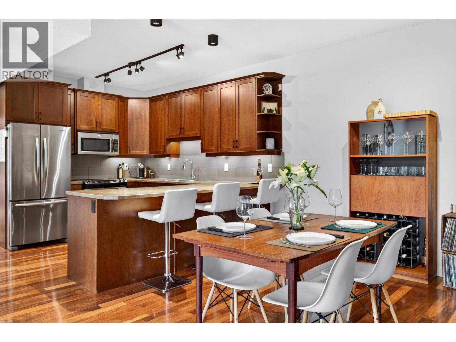 #206 511 Yates Road N - 11
