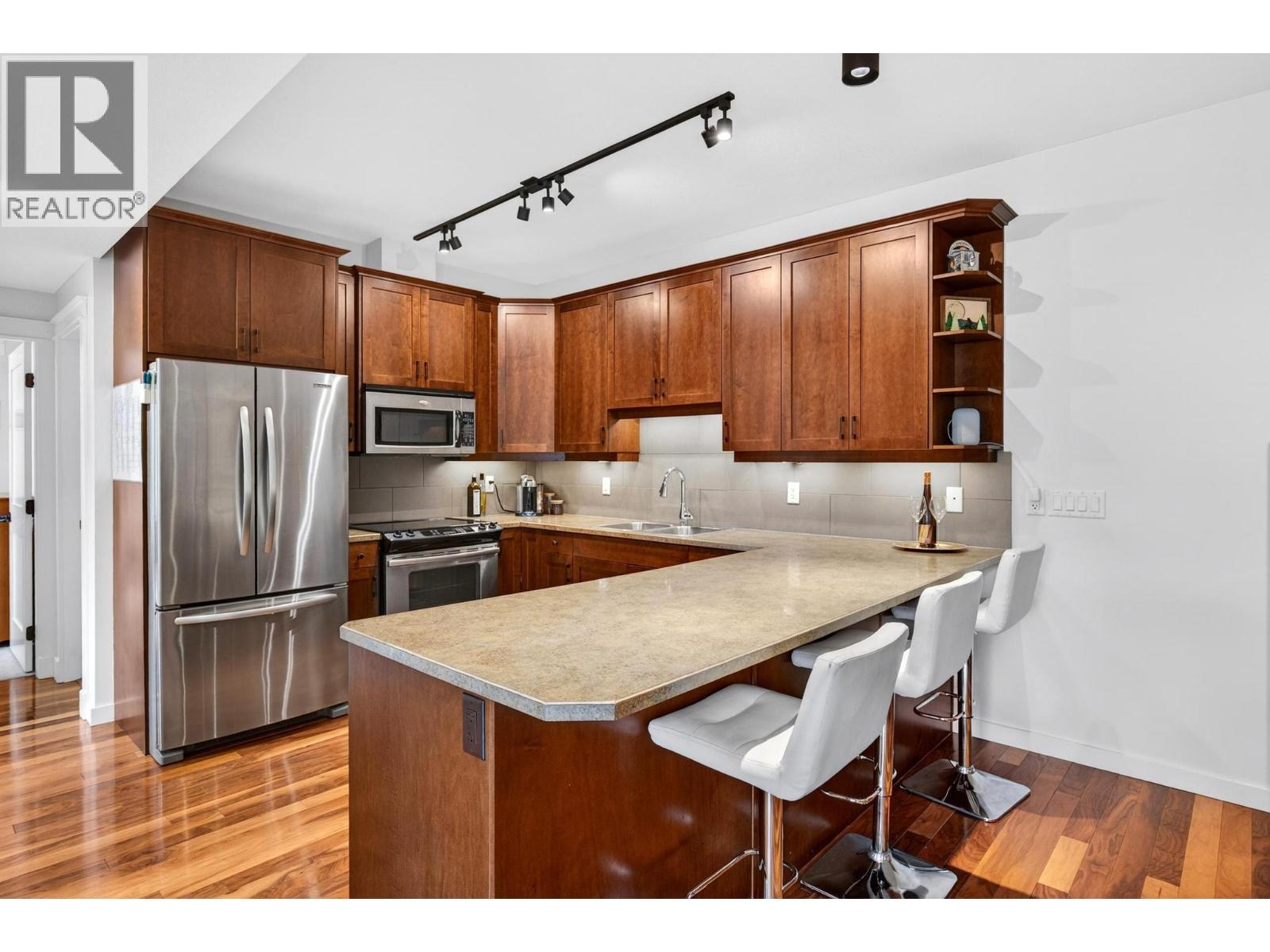#206 511 Yates Road N - 7