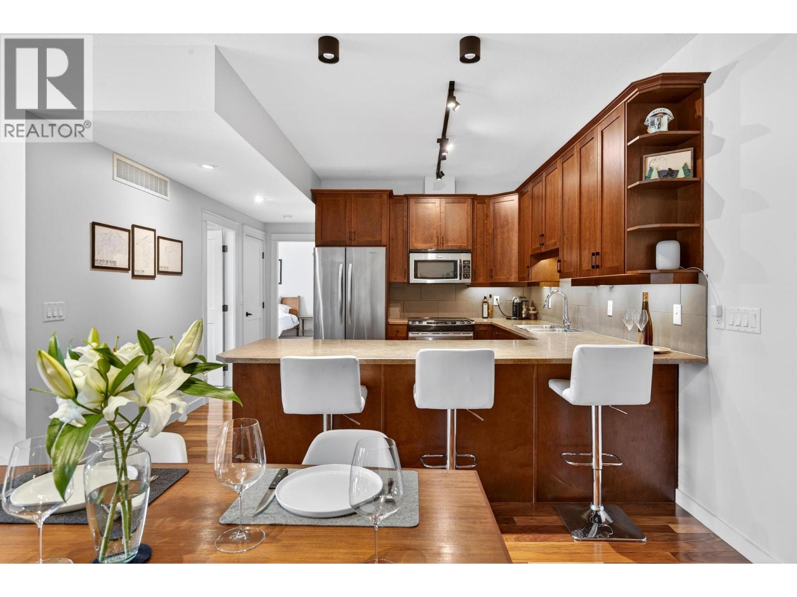#206 511 Yates Road N - 12