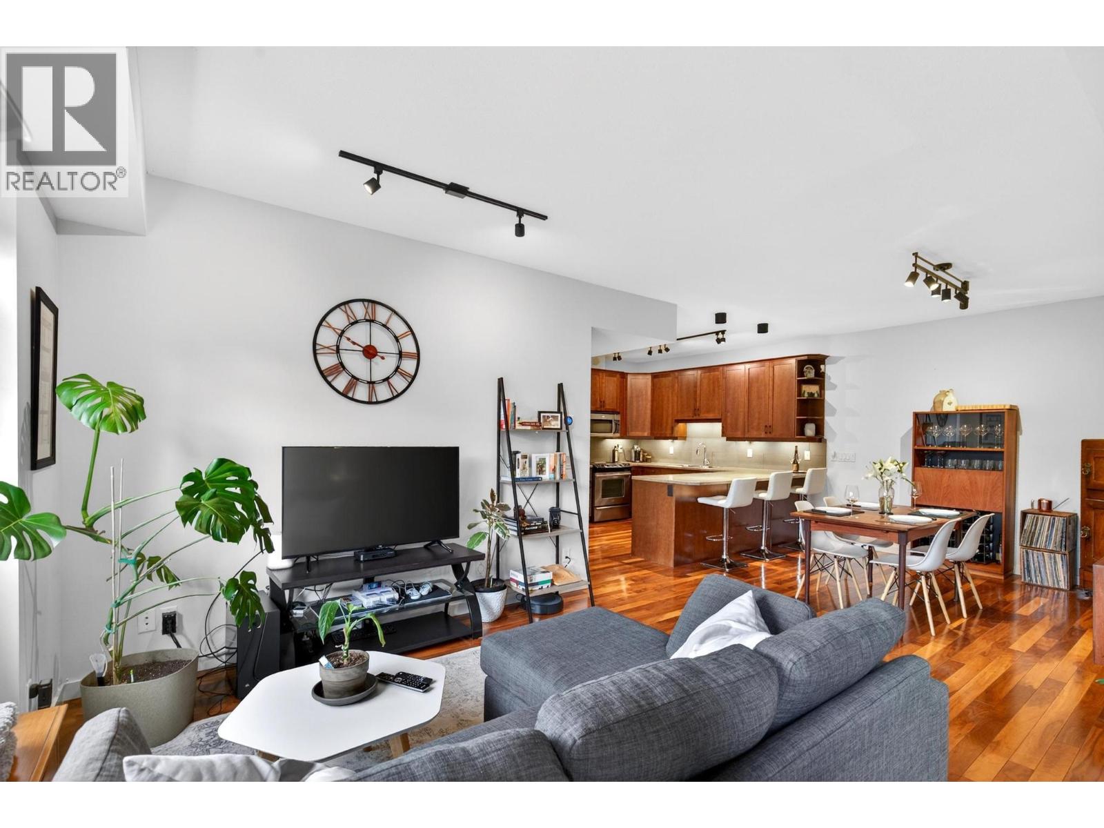 #206 511 Yates Road N - 4