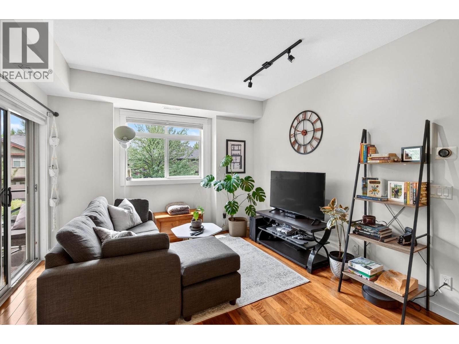 #206 511 Yates Road N - 16
