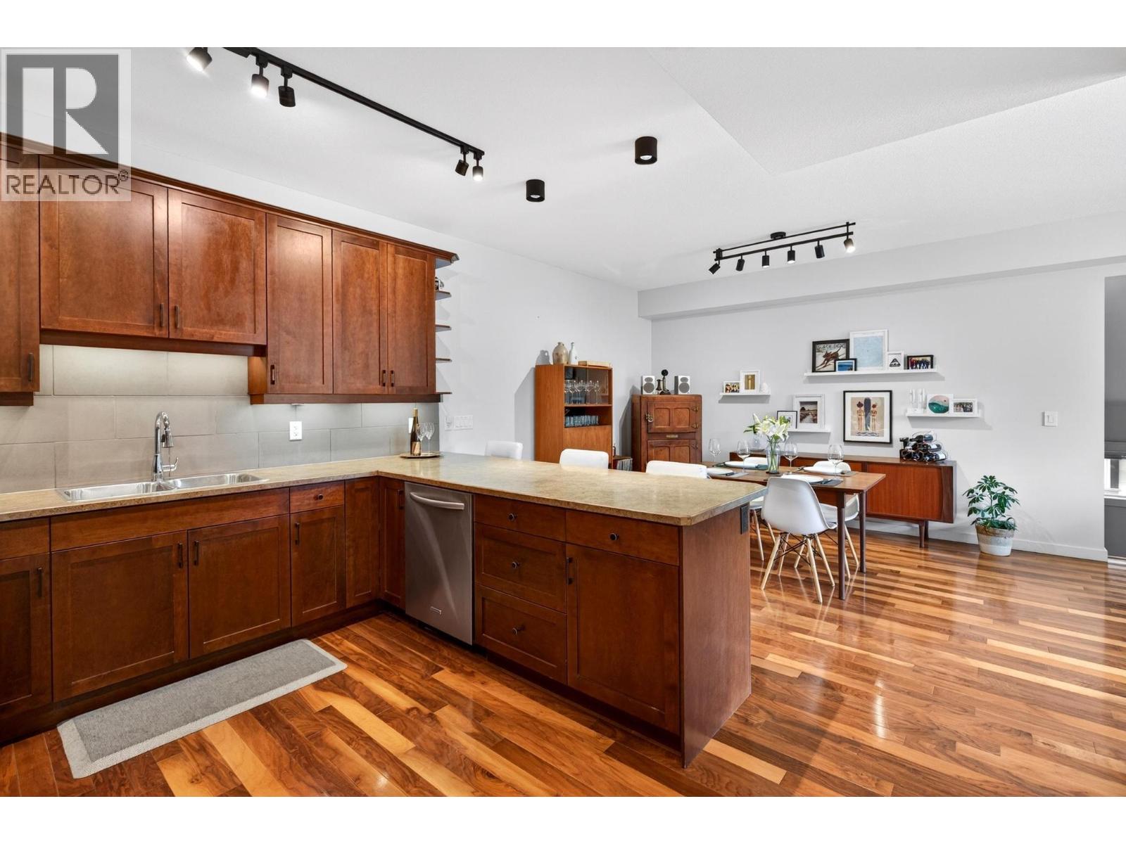 #206 511 Yates Road N - 13