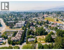 807 Sangster Place, New Westminster, BC V3L4L7 Photo 10