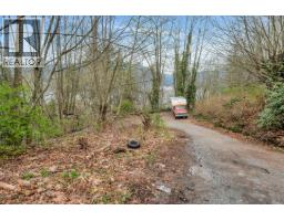 7235 & 7356 Bayview & Braeside Drive, Burnaby, BC V5A4T3 Photo 35