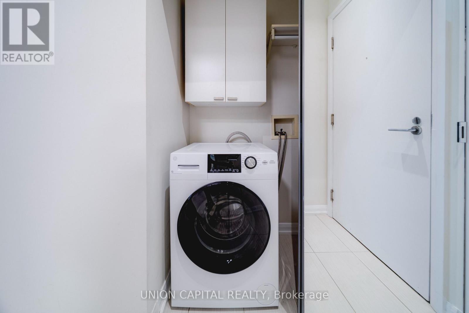 #1820 111 ELIZABETH STREET - Image 17
