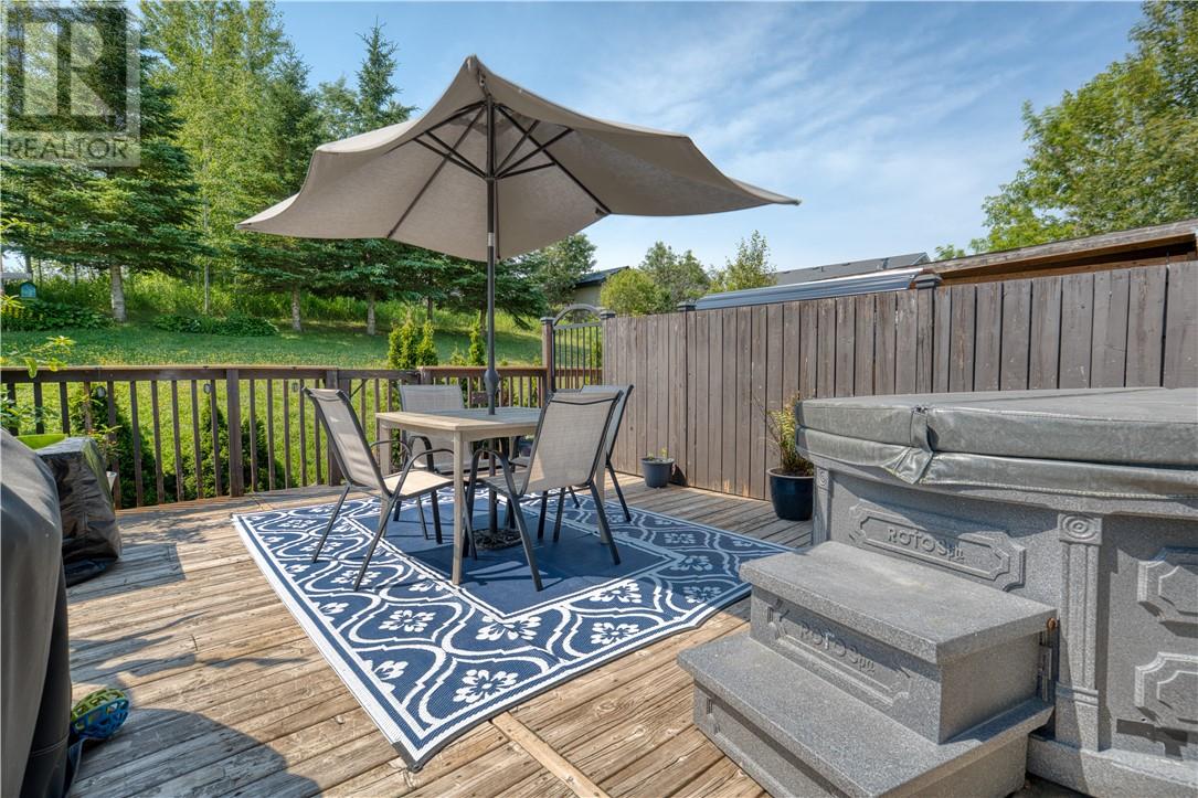 223 Springhill - 18