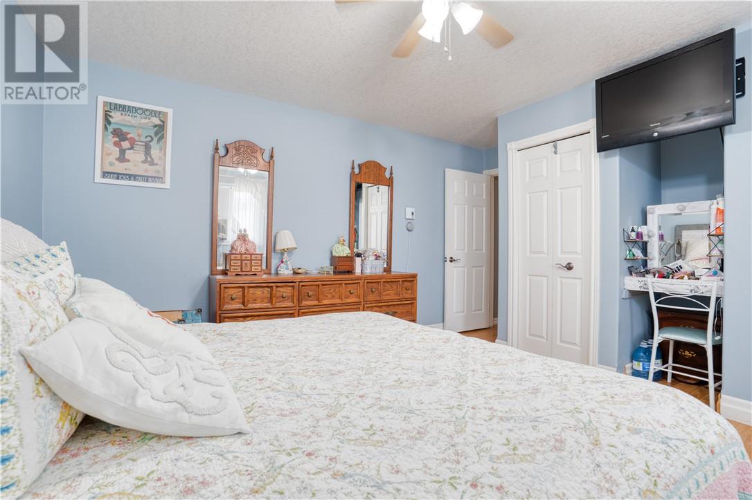 223 Springhill - Image 10