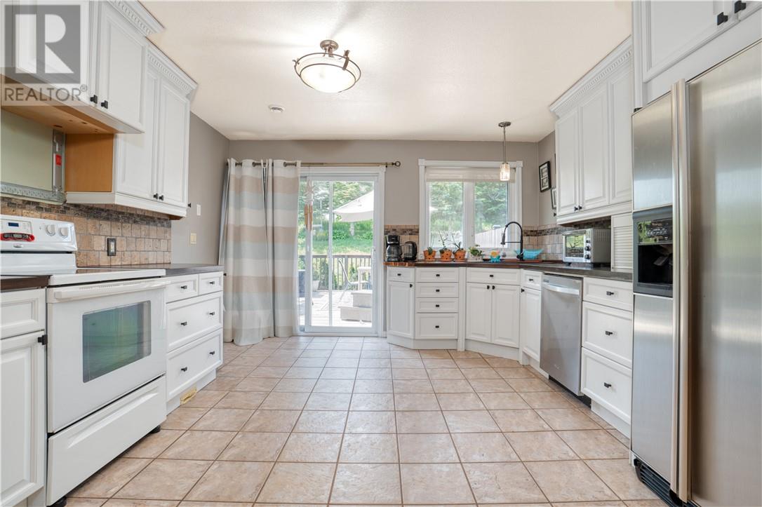 223 Springhill - Image 3