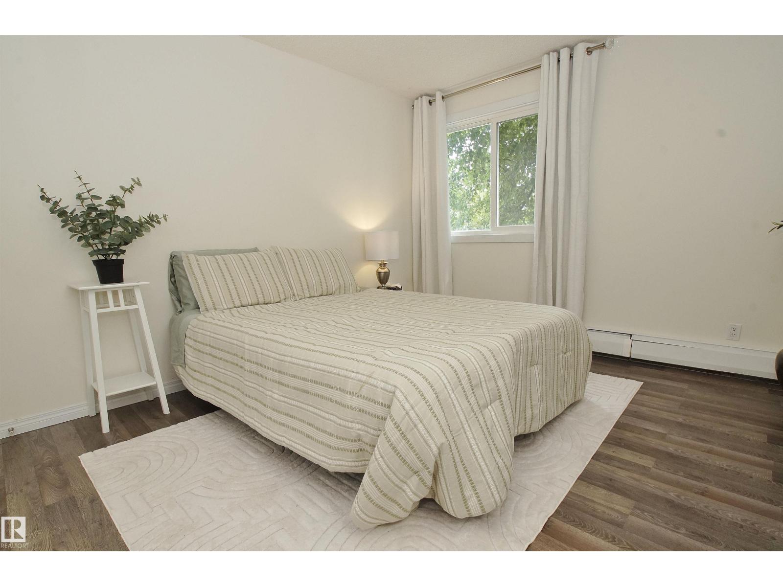 #235 4404 122 ST NW - 26
