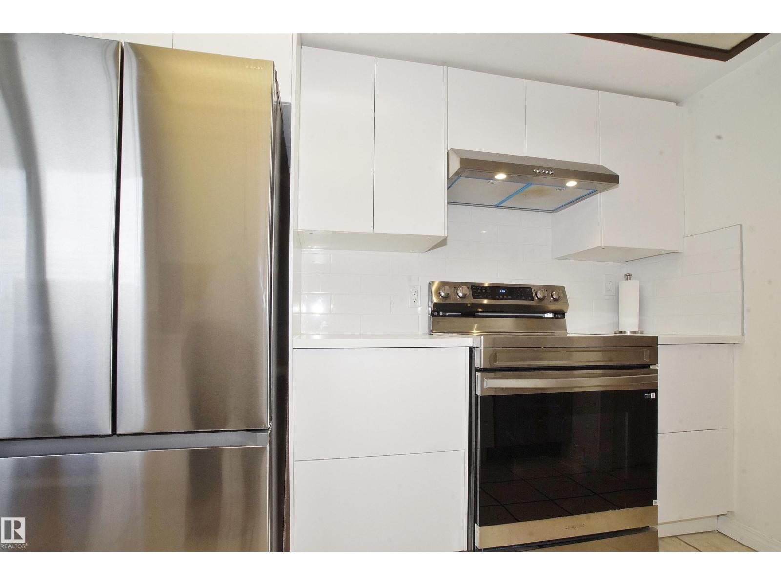 #235 4404 122 ST NW - 22