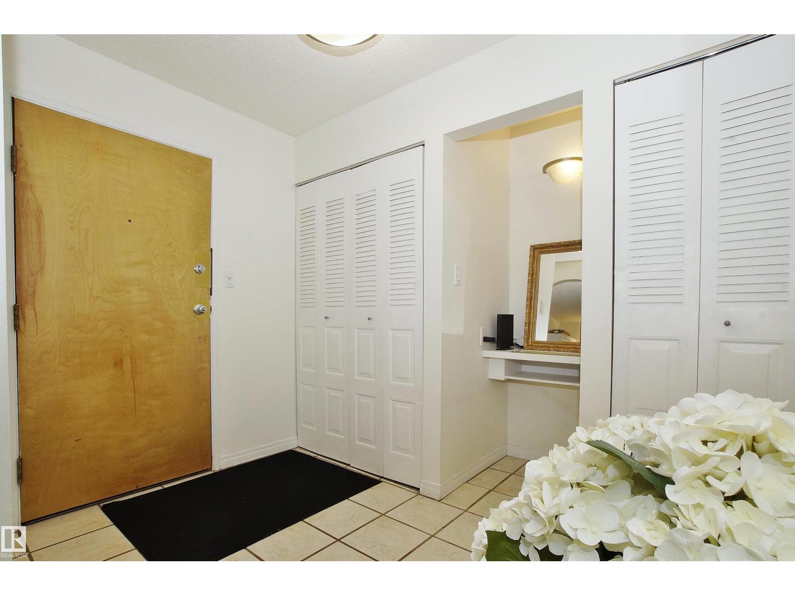 #235 4404 122 ST NW - 40