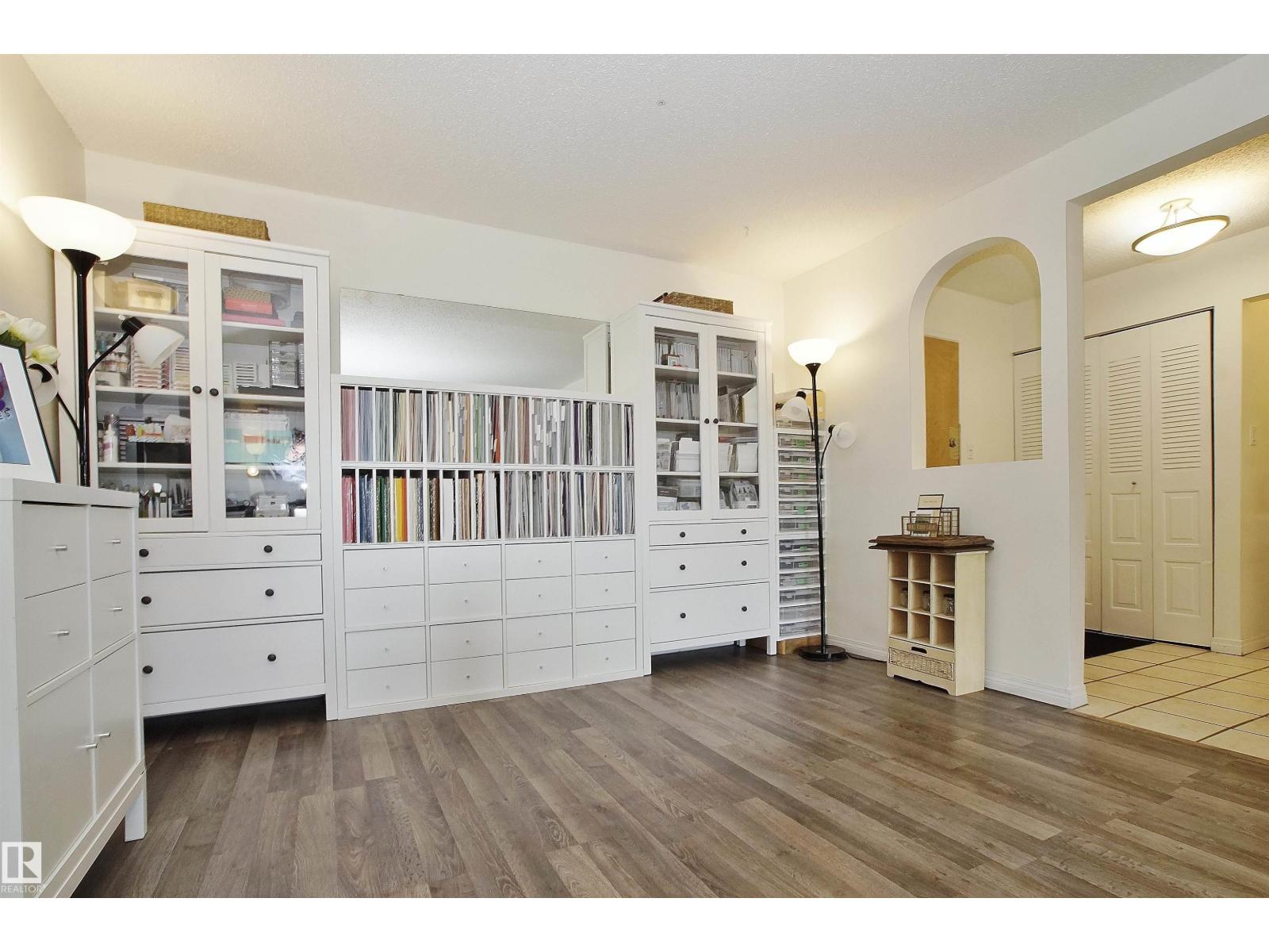 #235 4404 122 ST NW - 12