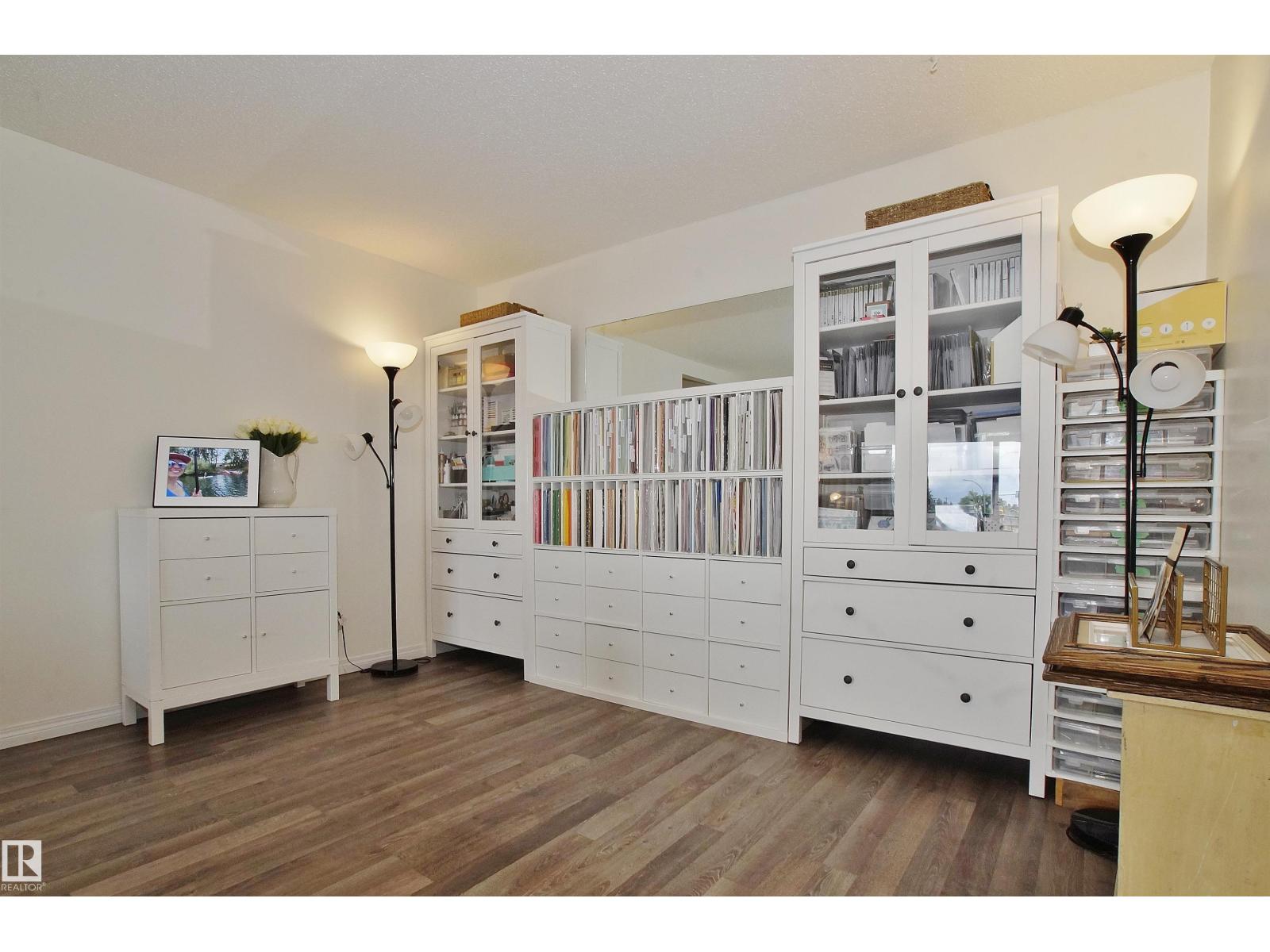 #235 4404 122 ST NW - 13