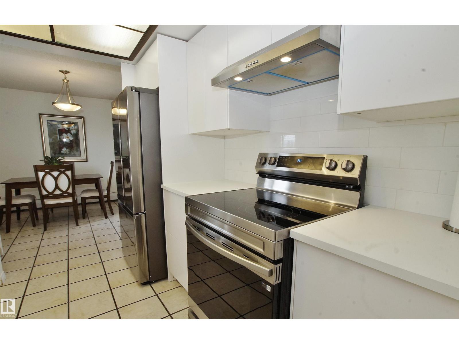#235 4404 122 ST NW - 18