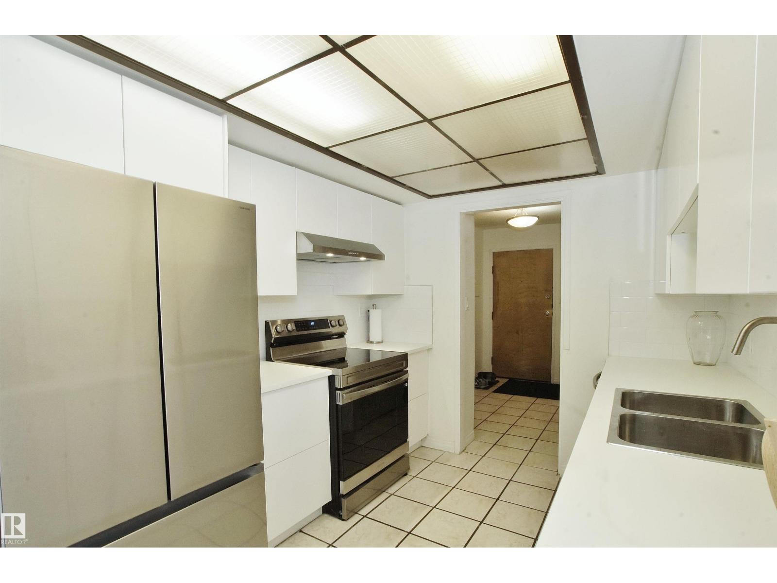 #235 4404 122 ST NW - 21
