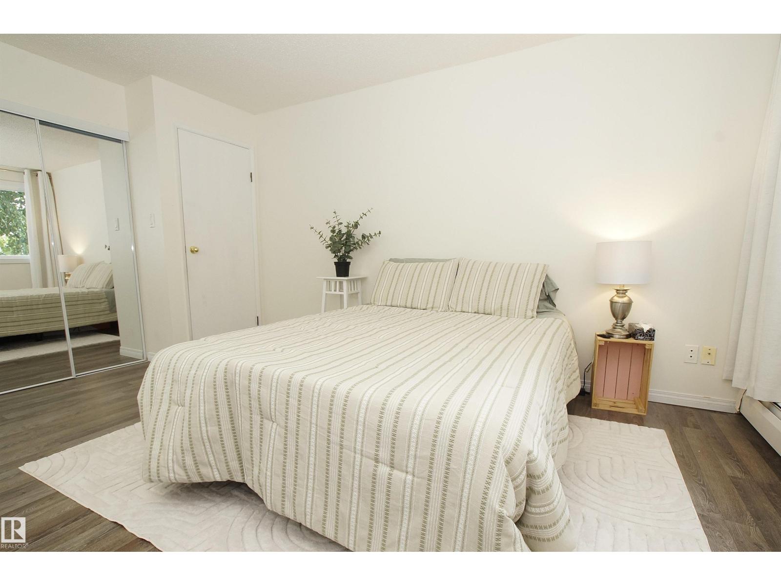 #235 4404 122 ST NW - 24