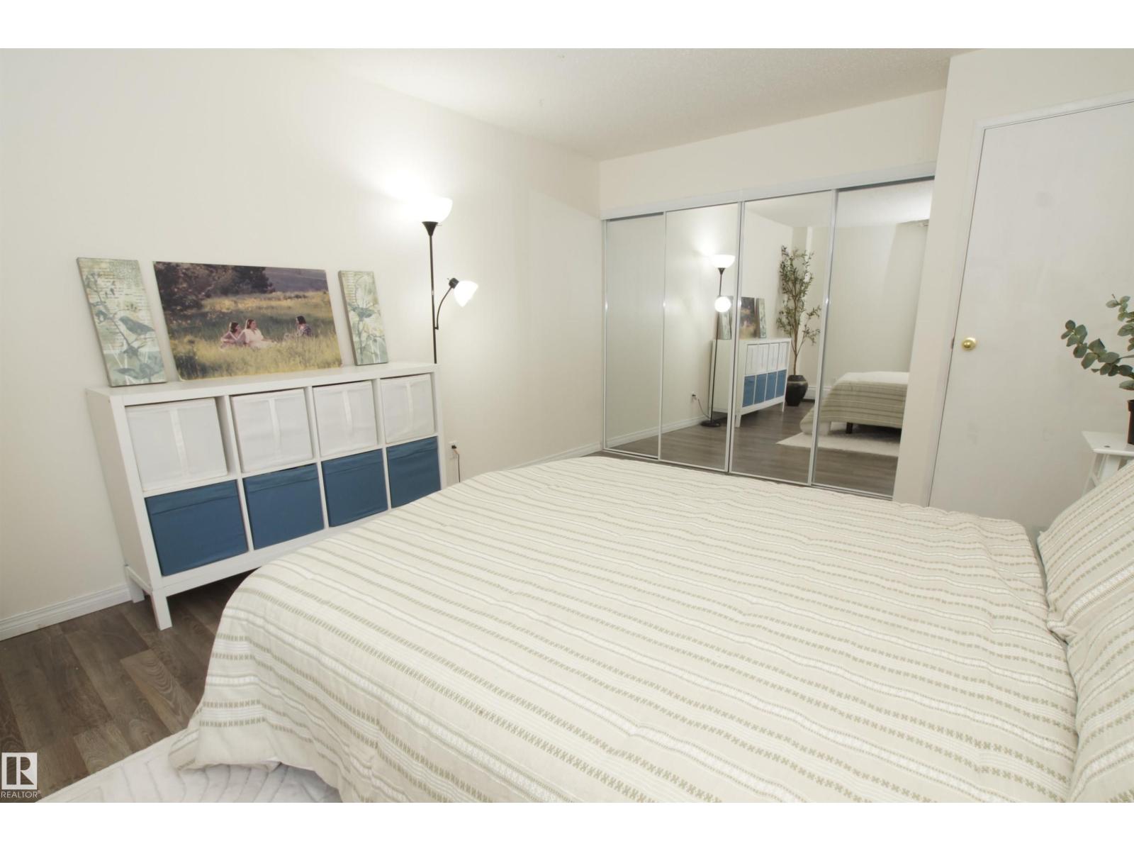 #235 4404 122 ST NW - 28