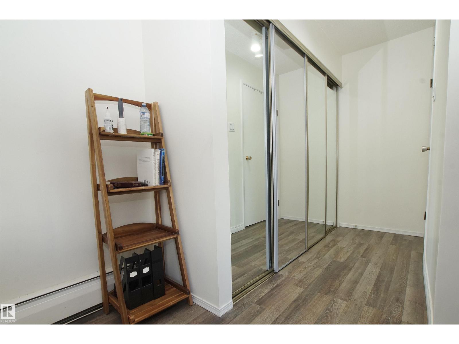 #235 4404 122 ST NW - 37