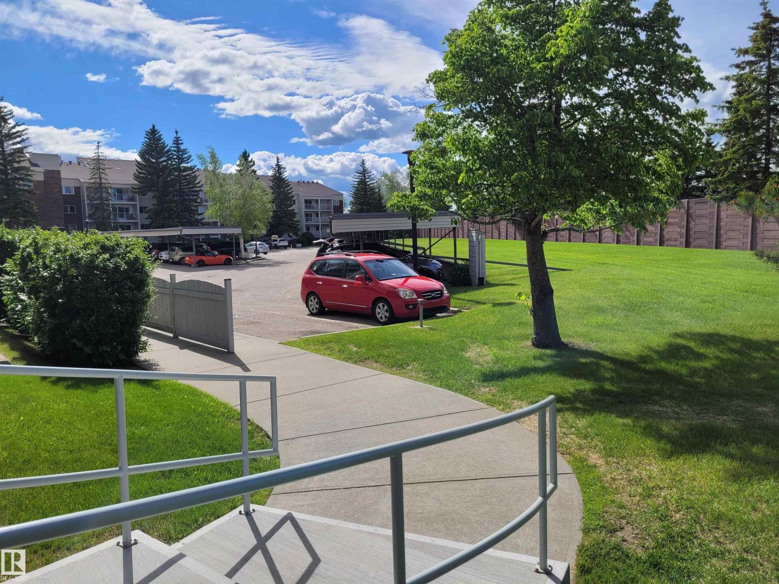 #235 4404 122 ST NW - 44